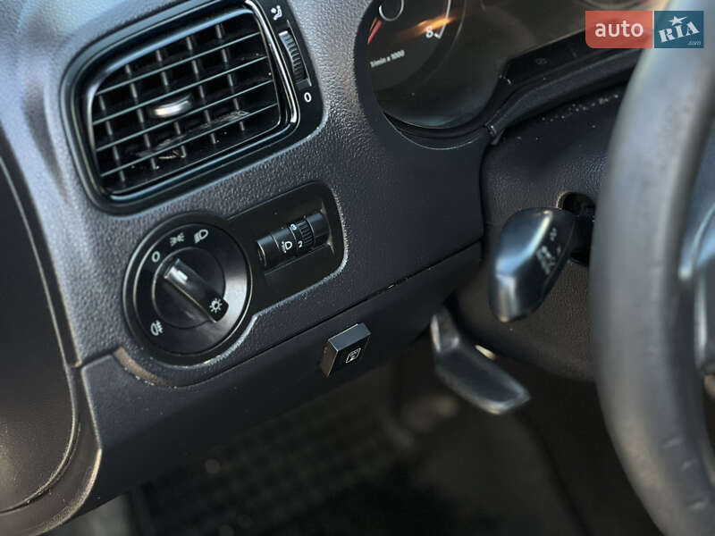 Седан Volkswagen Polo 2012 в Ужгороді