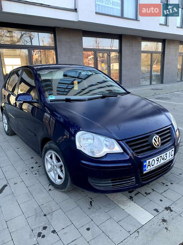 Хэтчбек Volkswagen Polo 2005 в Сваляве