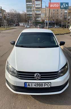 Седан Volkswagen Polo 2016 в Ровно