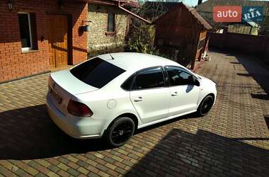 Седан Volkswagen Polo 2013 в Ровно