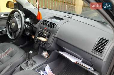Седан Volkswagen Polo 2004 в 