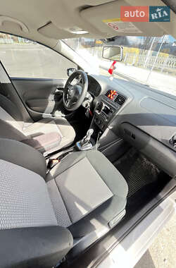 Хэтчбек Volkswagen Polo 2011 в 
