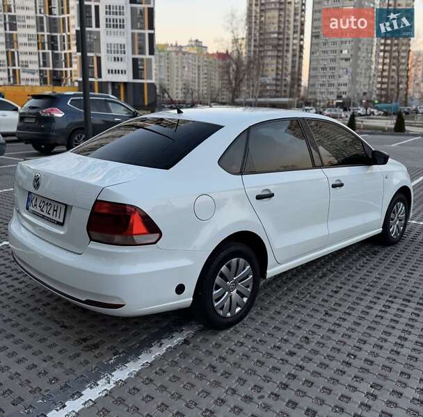 Седан Volkswagen Polo 2016 в Харькове