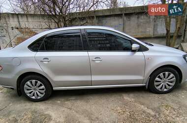Седан Volkswagen Polo 2013 в 