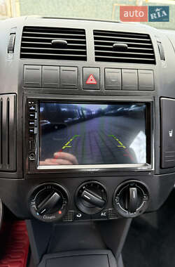 Хэтчбек Volkswagen Polo 2006 в 