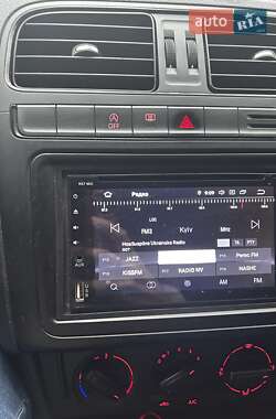 Седан Volkswagen Polo 2015 в 