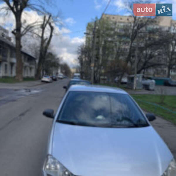 Хэтчбек Volkswagen Polo 2006 в 