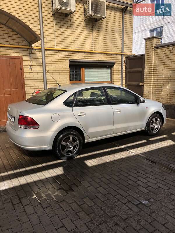 Седан Volkswagen Polo 2011 в Харькове