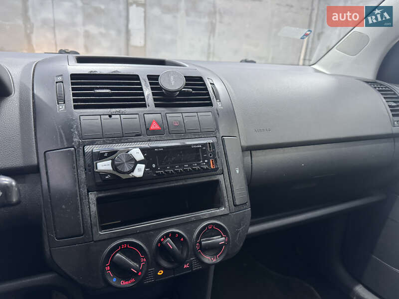 Хэтчбек Volkswagen Polo 2002 в Львове