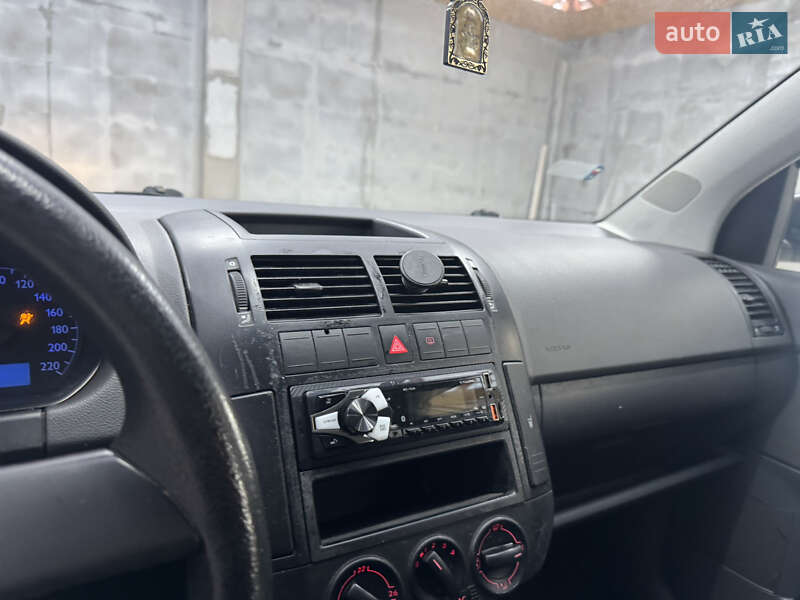 Хэтчбек Volkswagen Polo 2002 в Львове