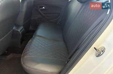 Седан Volkswagen Polo 2011 в 