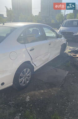 Седан Volkswagen Polo 2016 в 