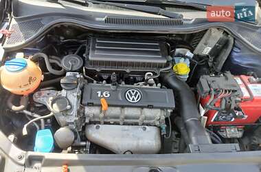 Седан Volkswagen Polo 2011 в 