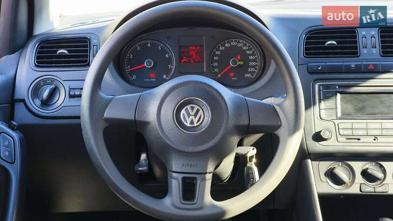Седан Volkswagen Polo 2012 в Киеве