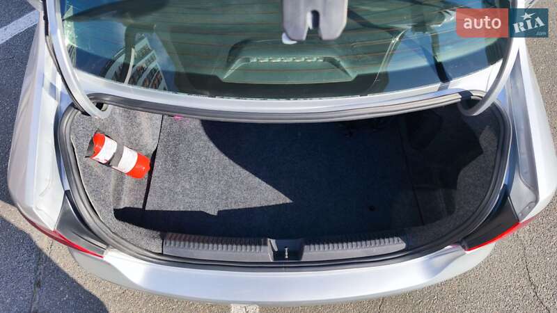 Седан Volkswagen Polo 2012 в Киеве