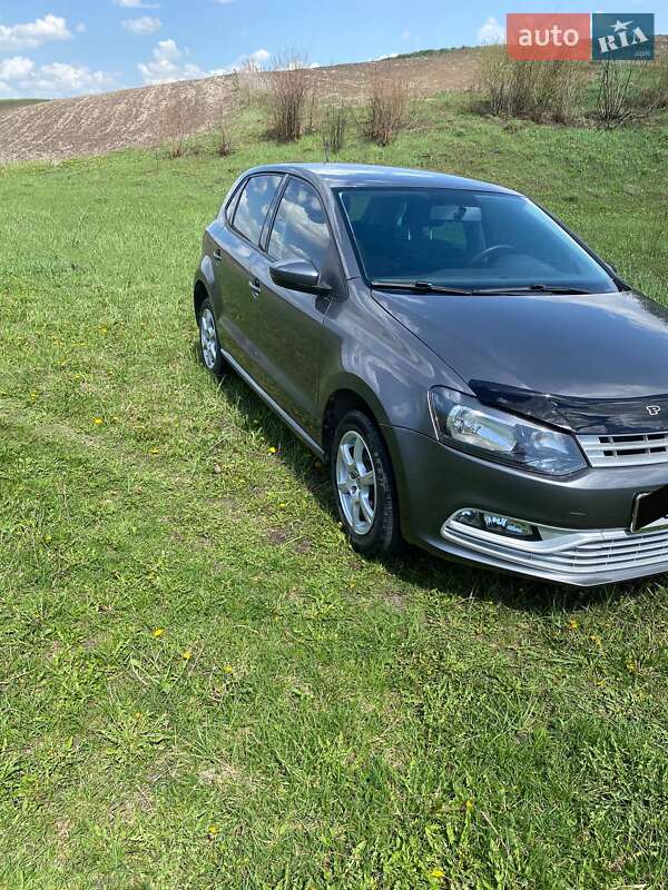 Хэтчбек Volkswagen Polo 2014 в Черновцах