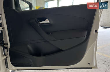 Хэтчбек Volkswagen Polo 2009 в 