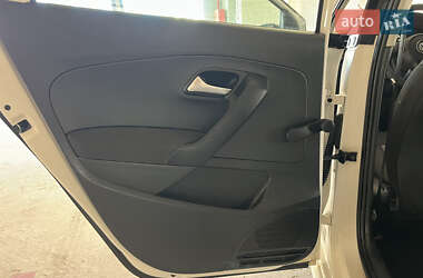 Хэтчбек Volkswagen Polo 2009 в 