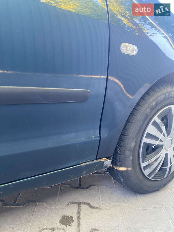 Хетчбек Volkswagen Polo 2001 в Львові