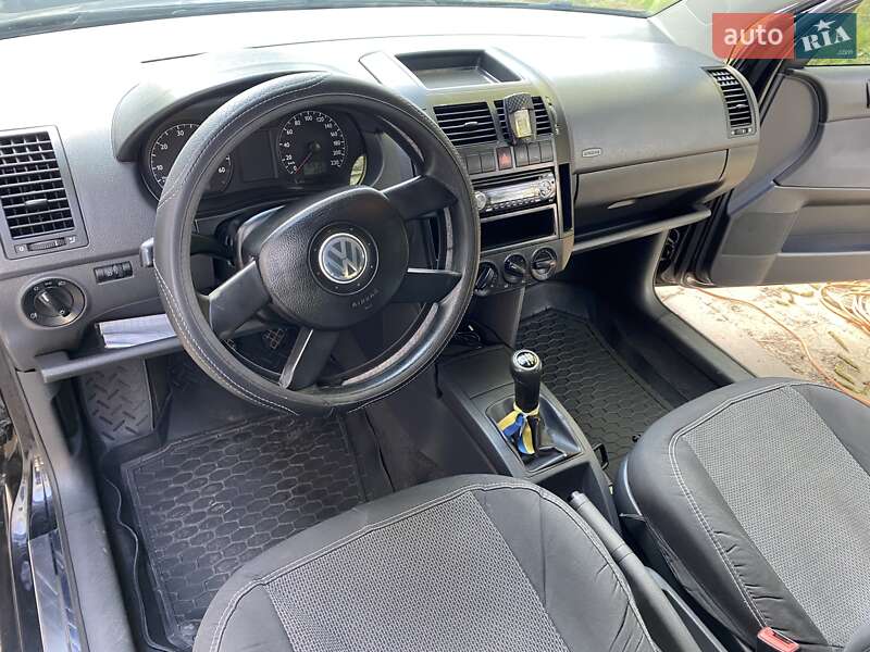 Хэтчбек Volkswagen Polo 2005 в Черновцах