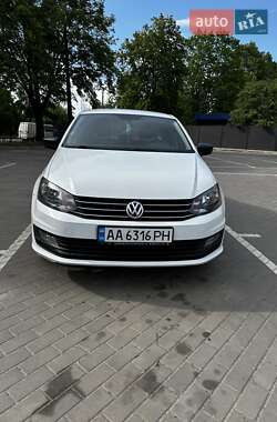 Седан Volkswagen Polo 2016 в Луцке