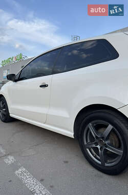 Хетчбек Volkswagen Polo 2010 в 