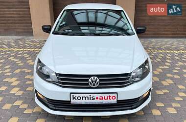 Седан Volkswagen Polo 2015 в 