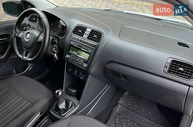 Седан Volkswagen Polo 2015 в 