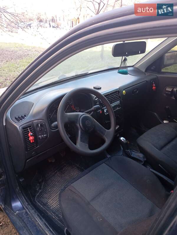 Седан Volkswagen Polo 1997 в Ужгороде