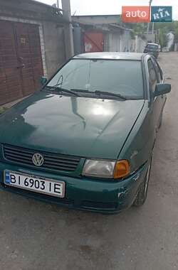 Седан Volkswagen Polo 1996 в Харькове