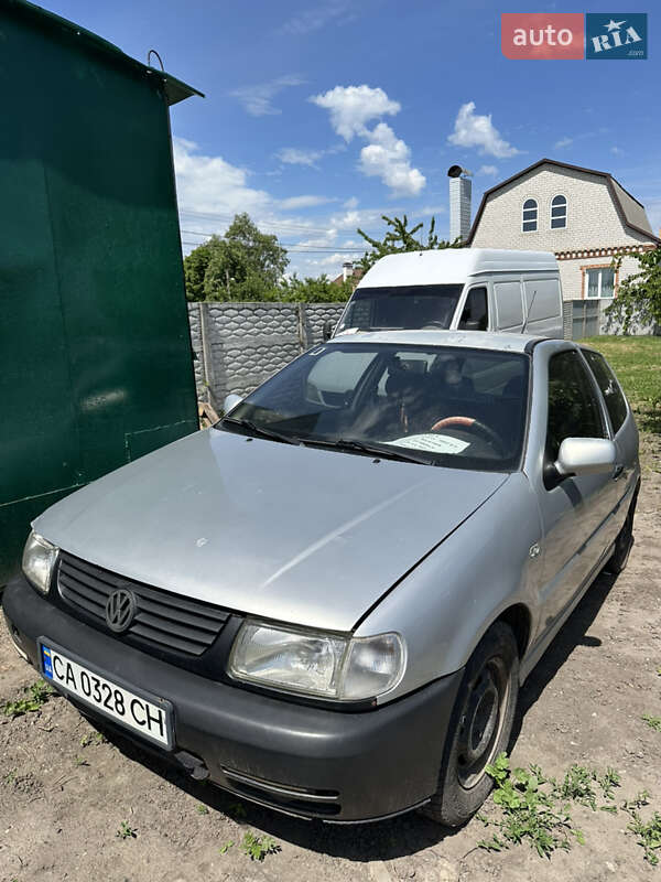 Хетчбек Volkswagen Polo 2001 в Глобиному