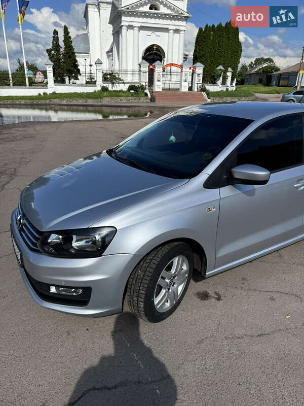 Седан Volkswagen Polo 2017 в Ніжині