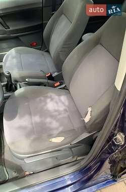 Хетчбек Volkswagen Polo 2003 в 