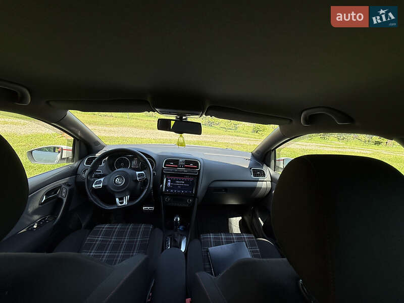 Хэтчбек Volkswagen Polo 2012 в Черновцах