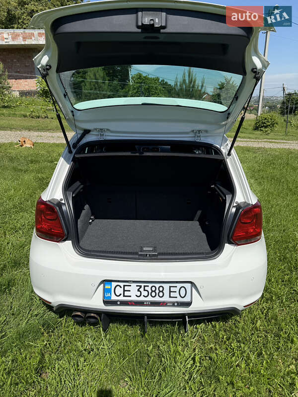 Хэтчбек Volkswagen Polo 2012 в Черновцах