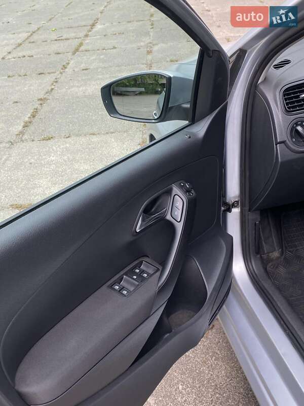 Хетчбек Volkswagen Polo 2009 в Києві