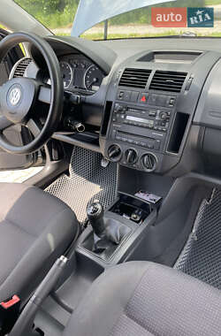 Хэтчбек Volkswagen Polo 2004 в 