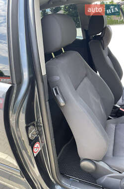 Хэтчбек Volkswagen Polo 2004 в 