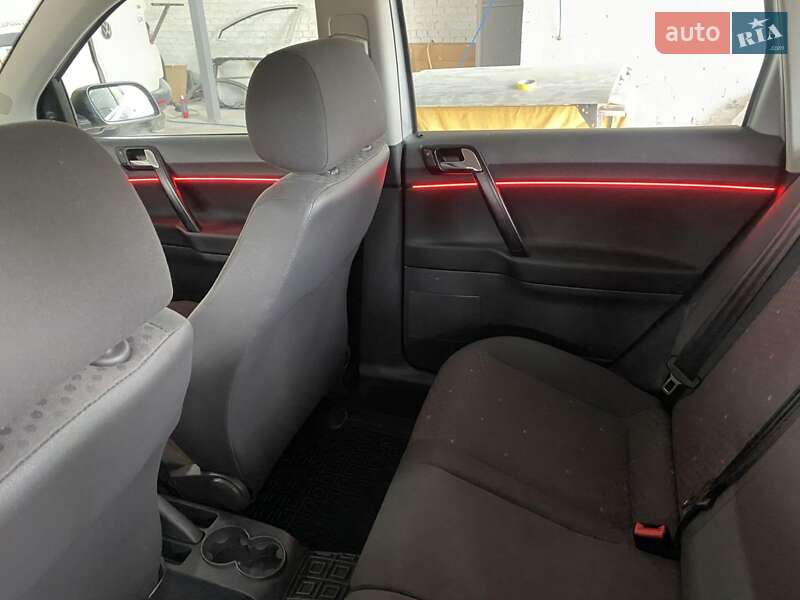 Хэтчбек Volkswagen Polo 2004 в Ровно