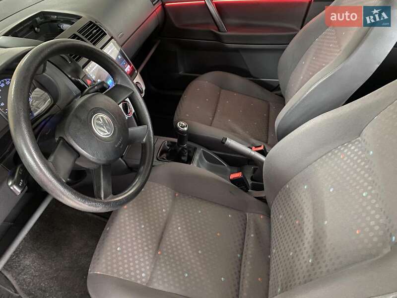 Хэтчбек Volkswagen Polo 2004 в Ровно