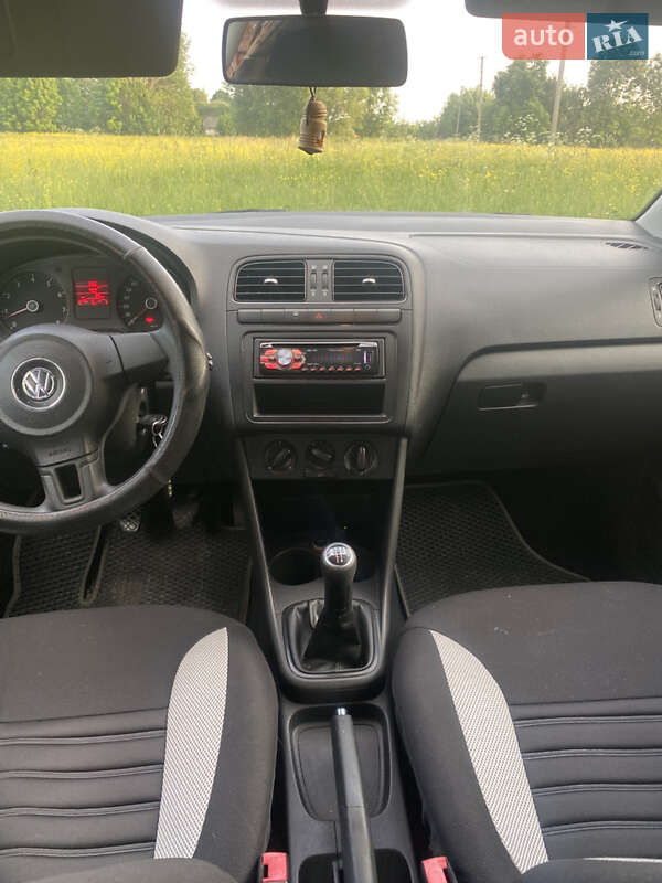 Седан Volkswagen Polo 2012 в Буске