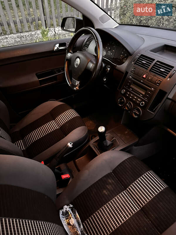 Хетчбек Volkswagen Polo 2009 в Дніпрі