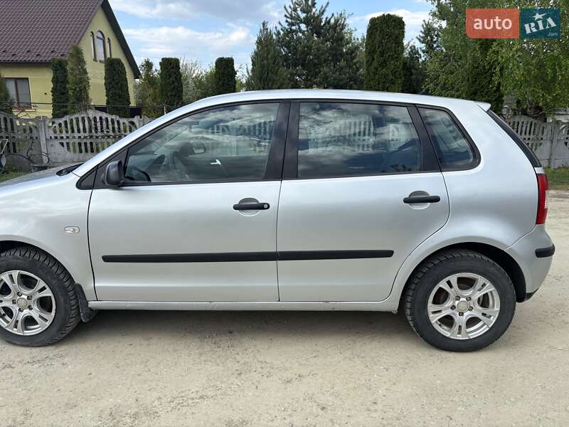 Хетчбек Volkswagen Polo 2003 в Чернівцях