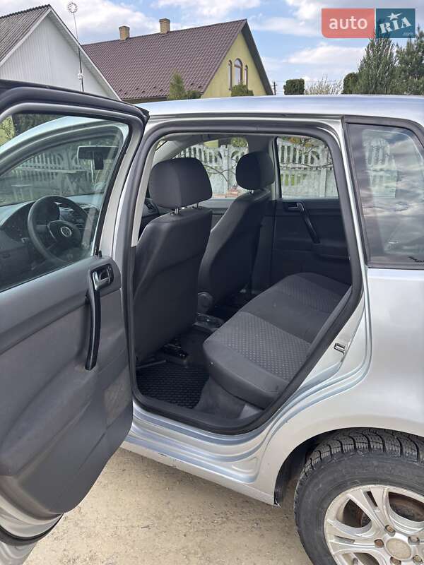 Хетчбек Volkswagen Polo 2003 в Чернівцях