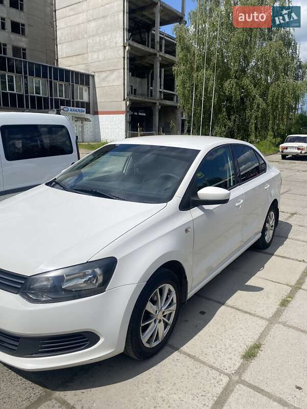 Седан Volkswagen Polo 2011 в Львові