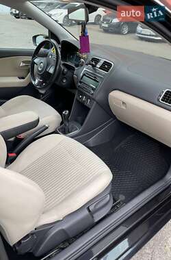 Хэтчбек Volkswagen Polo 2010 в 