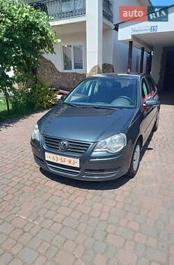 Седан Volkswagen Polo 2005 в Калуші