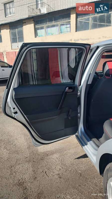 Хетчбек Volkswagen Polo 2003 в Дніпрі