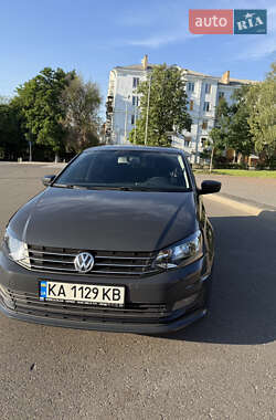 Седан Volkswagen Polo 2016 в Краматорске