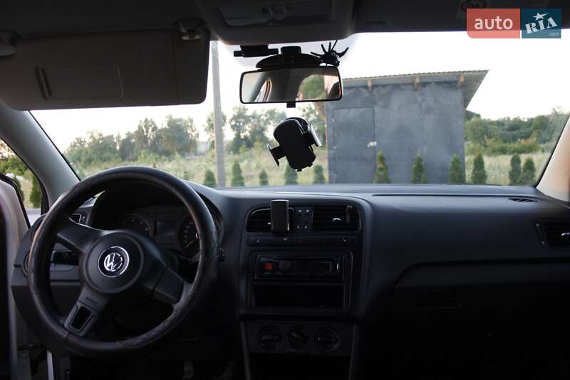 Седан Volkswagen Polo 2011 в Золочеві фото 6 Седан Volkswagen Polo 2011 в Золочеві